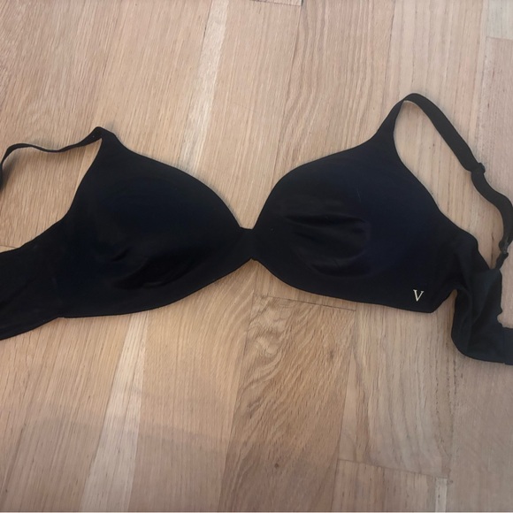 Victoria Secret Black Women's Bra. 36c - Picture 1 of 5